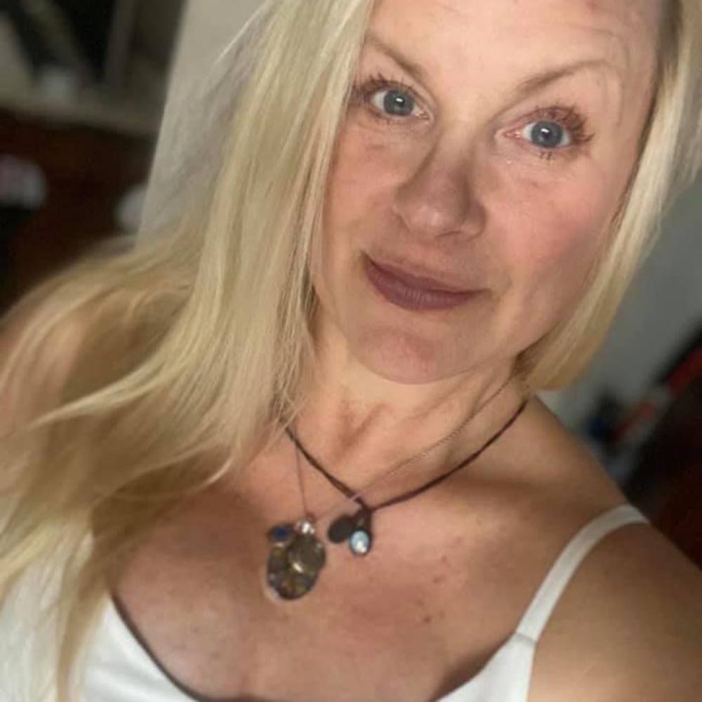 Meet your Posher, Dana